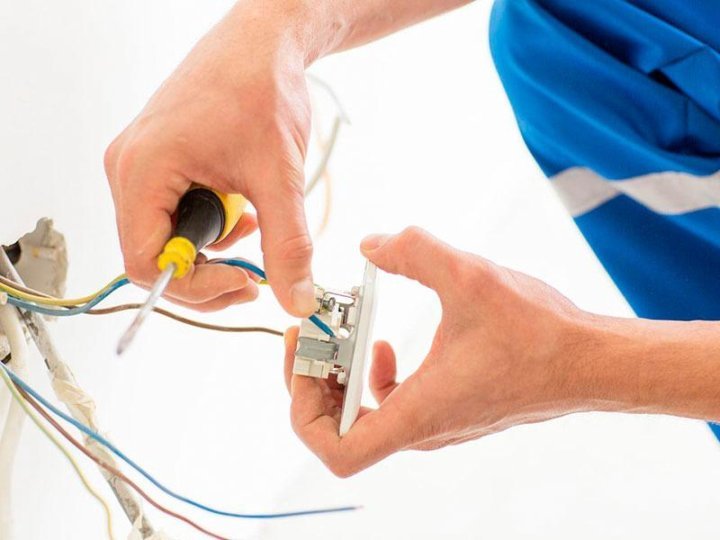 Electrical 5 Magic Touch Handyman Electrical Expert Working